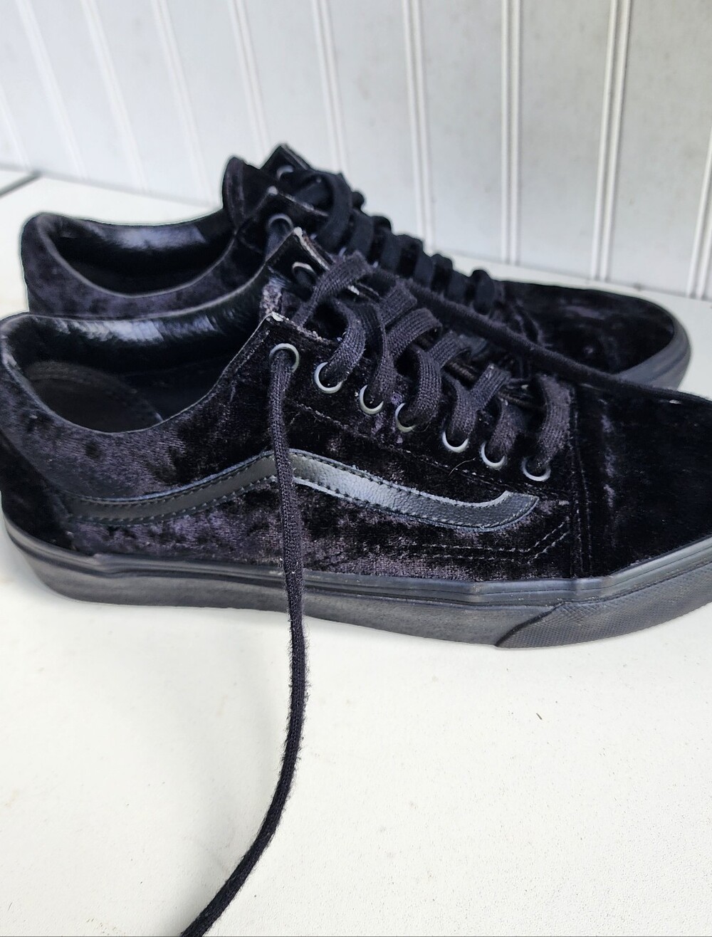 Vans Old Skool Velvet Women's Athletic Skate Shoes Sneakers Size 9.5 Black